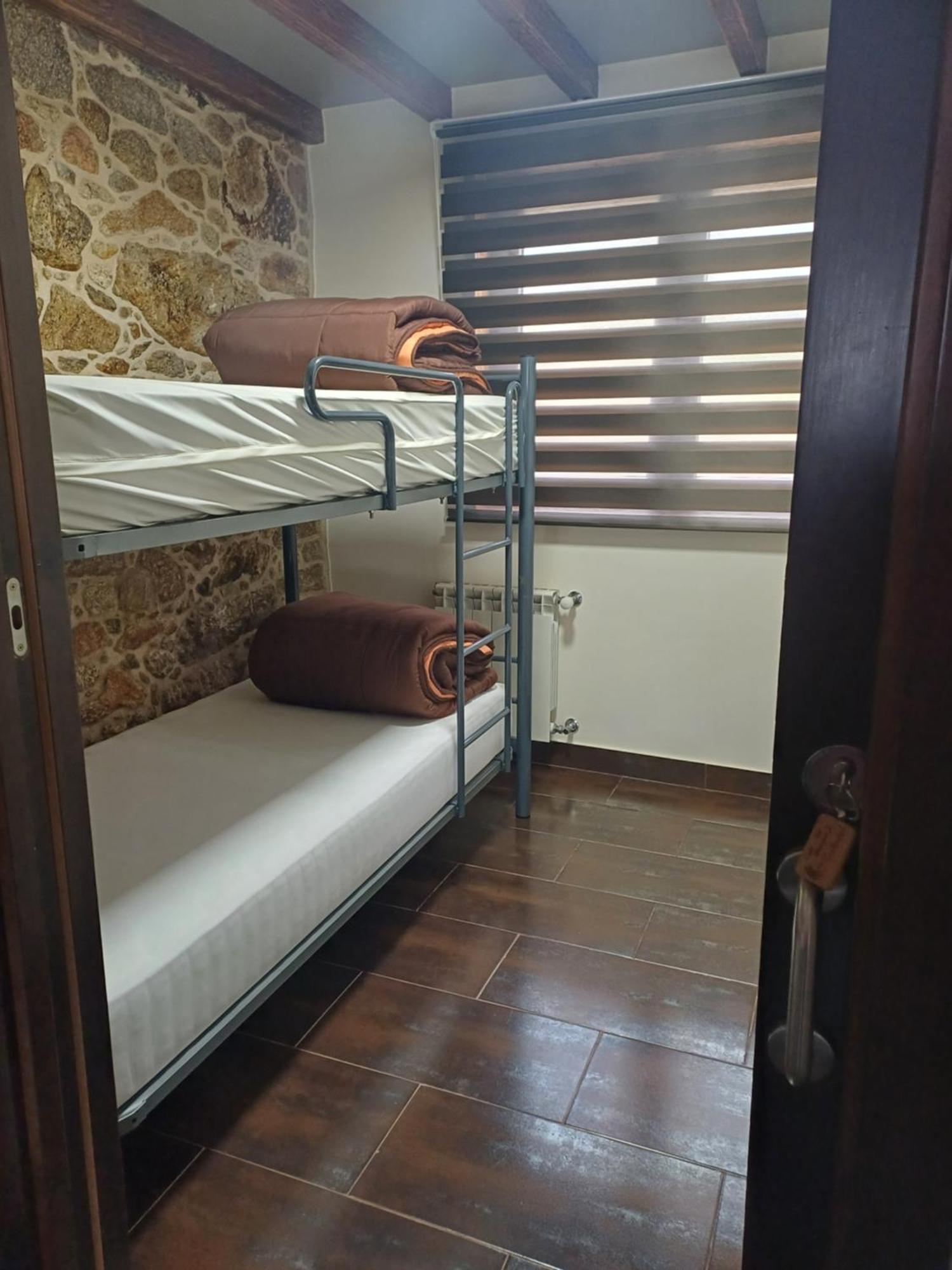 O Cabanel Albergue-Bar Villastose المظهر الخارجي الصورة