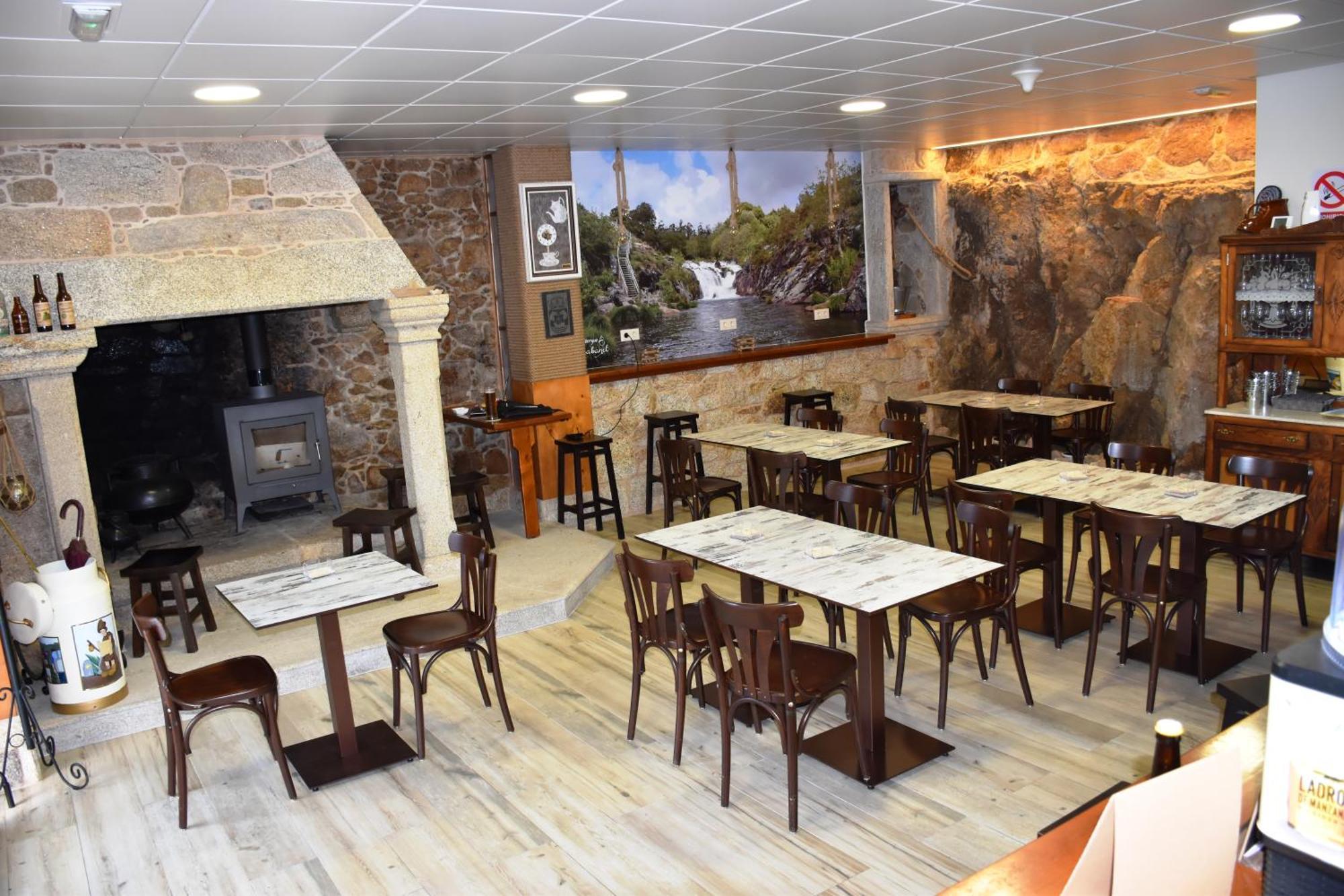 O Cabanel Albergue-Bar Villastose المظهر الخارجي الصورة